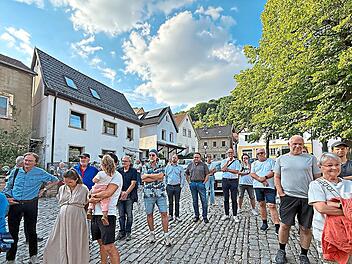Am R&ouml;hrenplatz begann der Planungsspaziergang durch die Altstadt.Sonny Adam