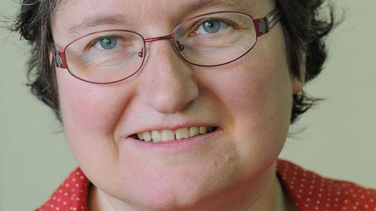 Sabine Paulus, steigt um auf neuen Stoff. Was ich mir für die nächsten Wochen vorgenommen habe, ist eigentlich kein Verzicht, sondern wird - wenn alles gut läuft - ein Gewinn für mich sein. Das, womit ich mich befasse, steht derzeit noch im Bücherregal und verstaubt. Zum letzten Mal habe ich es vor über 30 Jahren so richtig beachtet. Ganz früher hatte ich es öfter in der Hand, in vielen Größen.