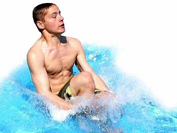 Highlight am "Wassertag": Die deutsche Nationalmannschaft im Splashdiving kommt nach Coburg und zeigt spektakuläre Sprünge. Foto: CT-Archiv