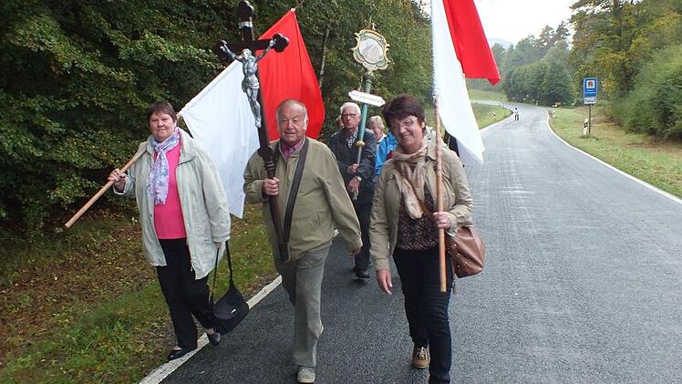 Herzogenauracher Wallfahrer auf dem Weg nach Gößweinstein Foto: maw