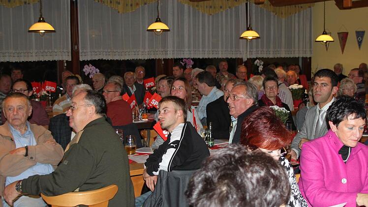 Volles Haus im 08-Sportheim im Katzbachtal.