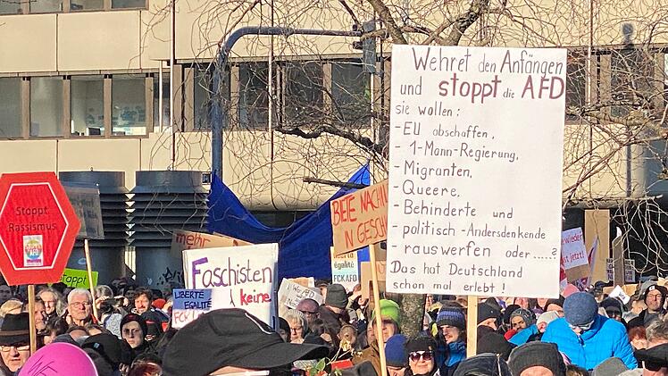 Zehntausende protestieren in Franken gegen Rechts - "Demokratie in Gefahr"