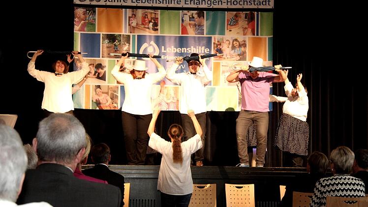 Die "Wilden Hühner" der Aurach-Werkstatt sorgten mit einer Tanzvorführung für Begeisterung.Richard Sänger