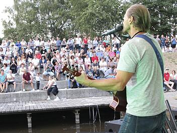 Bernd Meusel alias "easy Springsteen" hofft, demnächst auch wieder live vor Publikum spielen zu können. Foto: privat