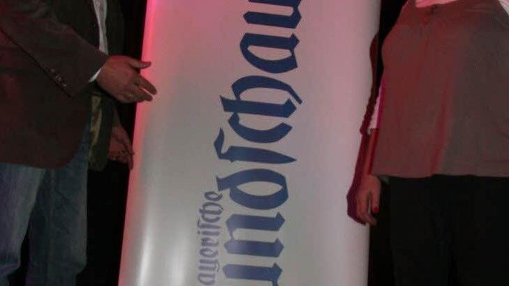 BR-Anzeigenleiter Bernd Seidel und Kinochefin Brigitte Kilic.