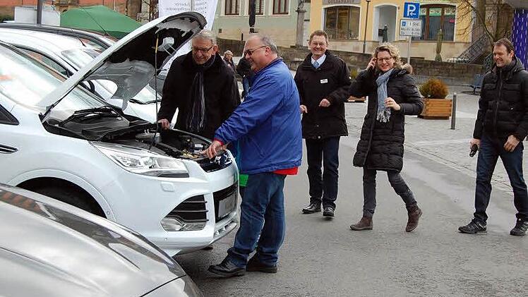 Das I-Tüpfelchen des verkaufsoffenen Sonntags war die große Autoshow. Fotos: Andreas Welz
