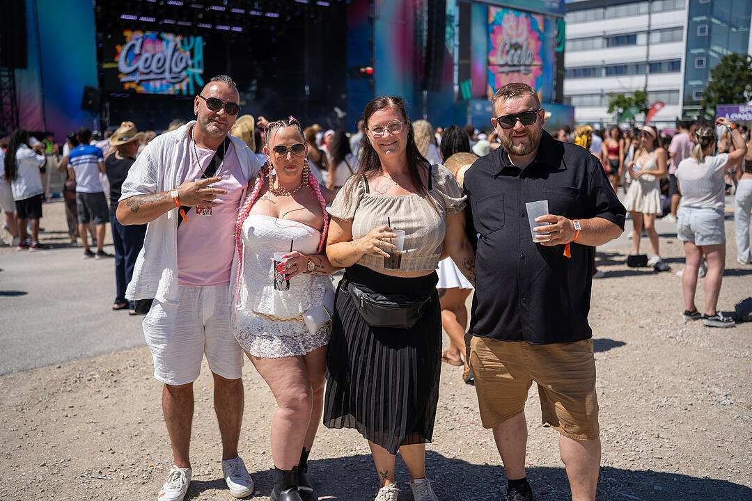 Mit vielen internationalen und nationalen Live-Acts.