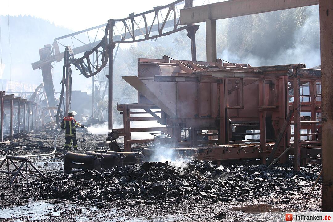 Verwüstung nach Sägewerk-Brand