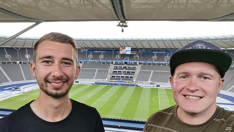 Erst wurde das Training des Hertha-Nachwuchses unter dem ehemaligen Bundesliga-Trainer Ante Covic begutachtet, ehe das Bundesligaspiel der Berliner gegen Wolfsburg auf dem Programm stand.