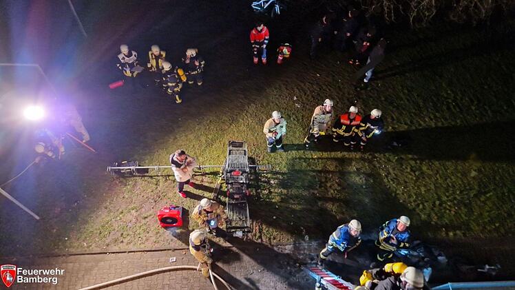 Bamberg: Motorrad in Flammen - "erhebliche Schäden" an Wohnhaus