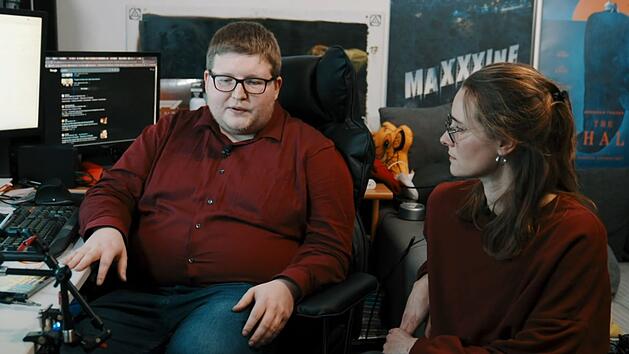 Michl berichtet Filmemacherin Helena Brinkmann von seinem Alltag.