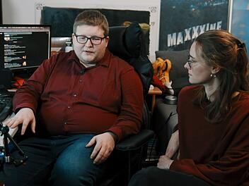 Michl berichtet Filmemacherin Helena Brinkmann von seinem Alltag.