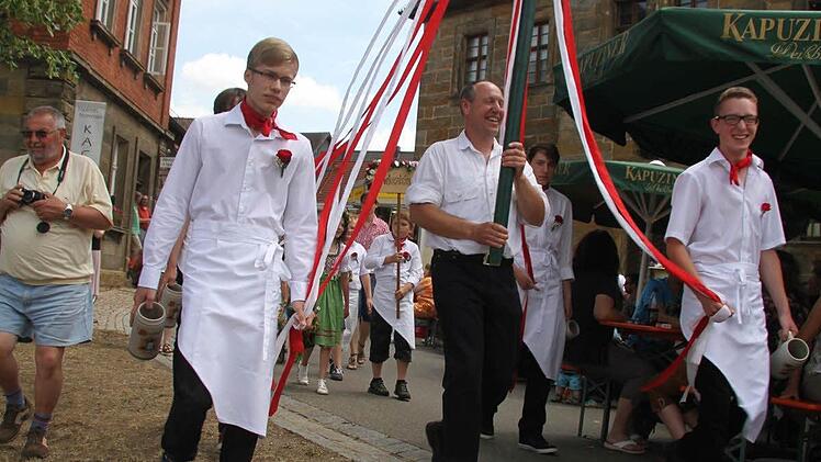 Weitere Impressionen von der Peestener Lindenkerwa. Foto: Sonja Adam