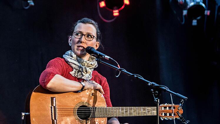 Impressionen von Martina Schwarzmanns Auftritt auf der Waldbühne HeldrittFoto: Jochen Berger