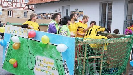 Die Spieler des Sportvereins Memmelsdorf versprachen, am Ende der Saison wieder ganz oben zu stehen.