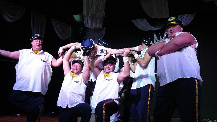 Das Männerballett der "Wikinger" aus Bad Berneck. Foto: Klaus-Peter Wulf