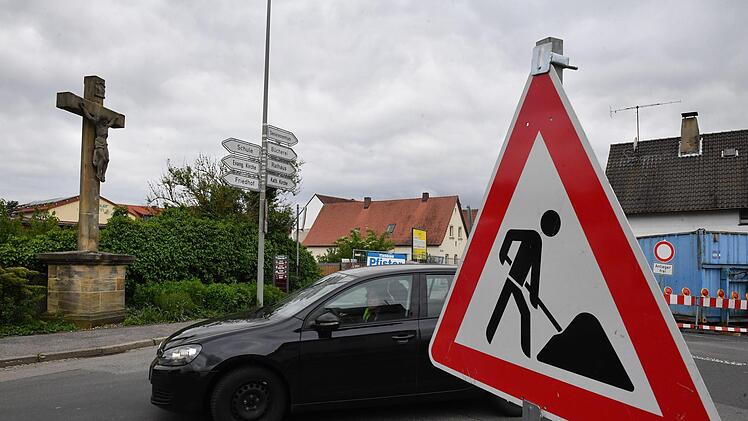 Baustellen aller Art an vielen Projekten - derzeit in HallstadtFoto: Ronald Rinklef