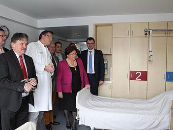 Der Standard der Zimmer ist hoch, überzeugte sich Landtagspräsidentin Barbara Stamm. Foto: Sonja Adam