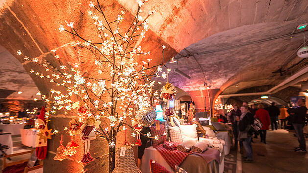 Der unterirdische Weihnachtsmarkt Traben-Tarnbach ist ein besonderes Adventshighlight.