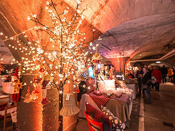 Der unterirdische Weihnachtsmarkt Traben-Tarnbach ist ein besonderes Adventshighlight.