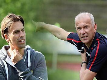 Heiß aufs Stadtduell: DJK-Trainer Gerd Schimmer (links) und FC Eintracht-Kollege Norbert Schlegel. Fotos: sportpress