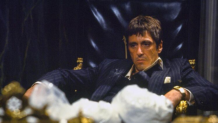 Tony Montana (Al Pacino) hat mit skrupellosen Mitteln seinen Weg vom Leibw&auml;chter zum Boss eines lukrativen Drogen-Rings gemacht.