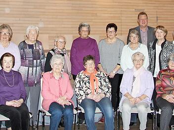 Diese Mitglieder wurden bei der Hauptversammlung des Marienvereins f&uuml;r 25- bis 50-j&auml;hrige Zugeh&ouml;rigkeit ausgezeichnet.  Foto: Alexandra Kemnitzer