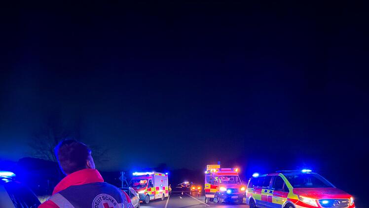 B85-Unfall mit mehreren Verletzten am Sonntagnachmittag