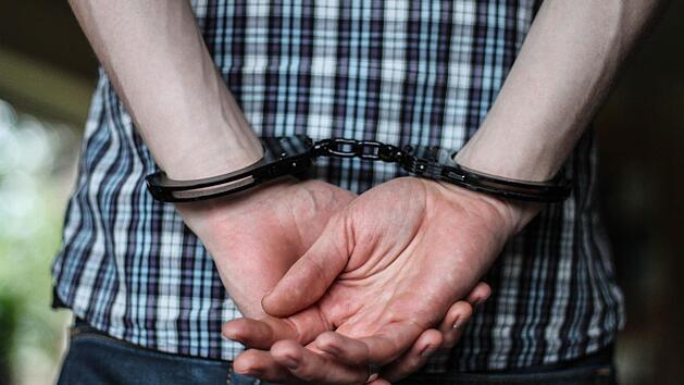 Nach dem Altstadtfest in Ebern hat die Polizei zwei T&auml;ter wegen sexueller Bel&auml;stigung zur Suche ausgeschrieben. Symbolfoto: Christopher Schulz