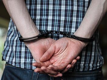 Nach dem Altstadtfest in Ebern hat die Polizei zwei T&auml;ter wegen sexueller Bel&auml;stigung zur Suche ausgeschrieben. Symbolfoto: Christopher Schulz