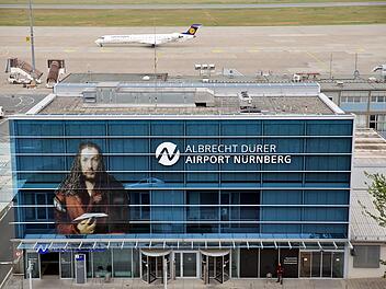Der Albrecht Dürer Airport Nürnberg hat ein neues Flugziel für den Sommer 2018 bekannt gegeben. Symbolbild:  Daniel Karmann/dpa