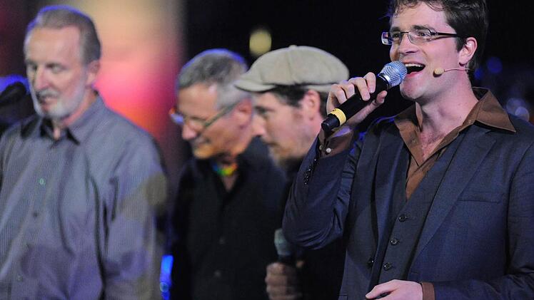 Auch Bodo Wartke (rechts) wird in diesem Jahr wieder bei den "Songs" dabei sein.