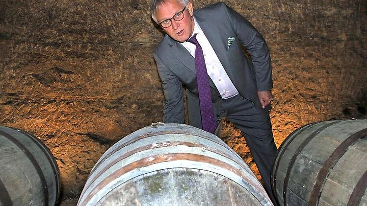 Bernd Holzmann möchte in Kronach die alte Bierbrautradition wieder aufleben lassen. Dafür investierte der Unternehmer rund 200 000 Euro in die Renovierung und den Ausbau seines Kellers in der Oberen Stadt. Fotos: Veronika Schadeck