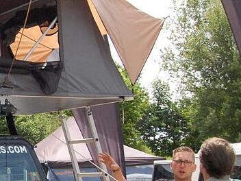 Die Auswahl an Dachzelten steigt.  Foto: Wolfgang D&uuml;nnebier