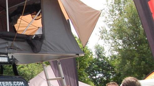 Die Auswahl an Dachzelten steigt.  Foto: Wolfgang D&uuml;nnebier