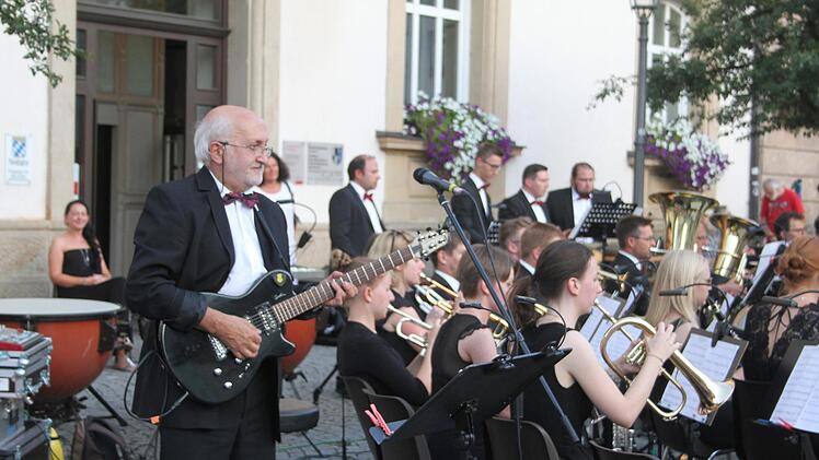 Das sinfonische Orchester Kasendorf unter der Leitung von Thomas Eschenbacher.  Foto: Sonny Adam
