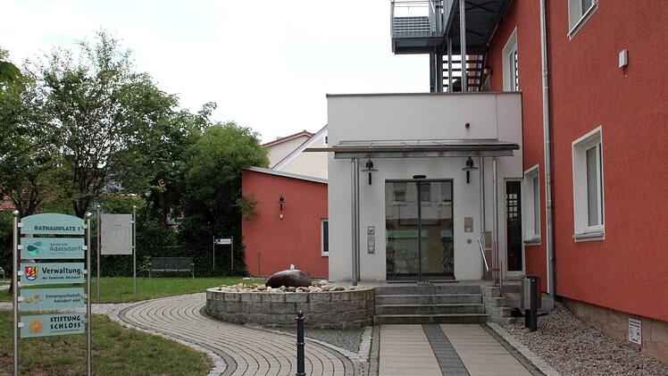 Für das Adelsdorfer Rathaus gab es vile Lob: Es ist barrierefrei.