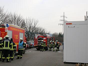 In dem der Nordumgehung zugewandten Teil der Firmengebäude hatte sich der Schwelbrand entwickelt.Foto: Katrin Geyer