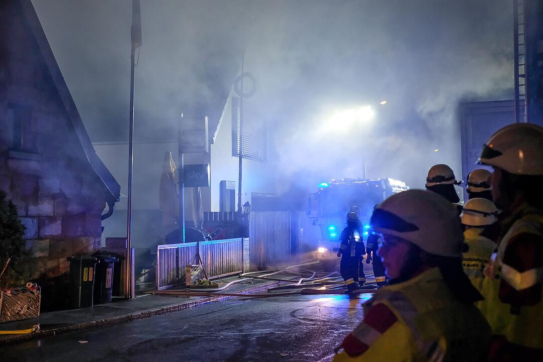 Nürnberger Gaststätte geht in Flammen auf: Anwohner evakuiert