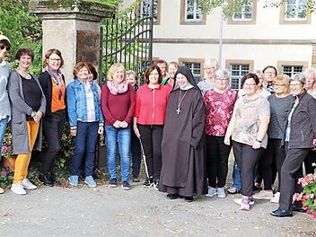 Ein freudiges und besinnliches Wochenende erlebten die Mitglieder der Selbsthilfegruppen für an Krebs erkrankte Frauen aus Bad Staffelstein und Kulmbach in der Abtei Maria Frieden in Kirchschletten bei Zapfendorf. Mit im Bild Äbtissin Mechthild Thürmer Foto: Rainer Glissnik