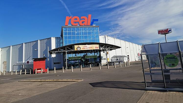 Bamberg: Real-Filiale in Hallstadt