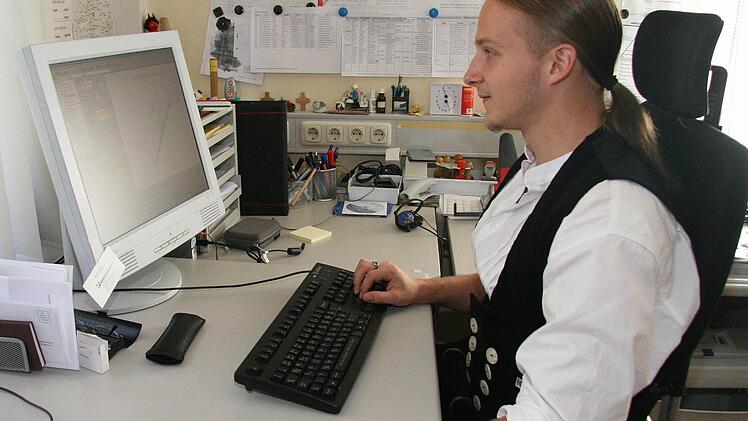 Am Computer wird geplant...