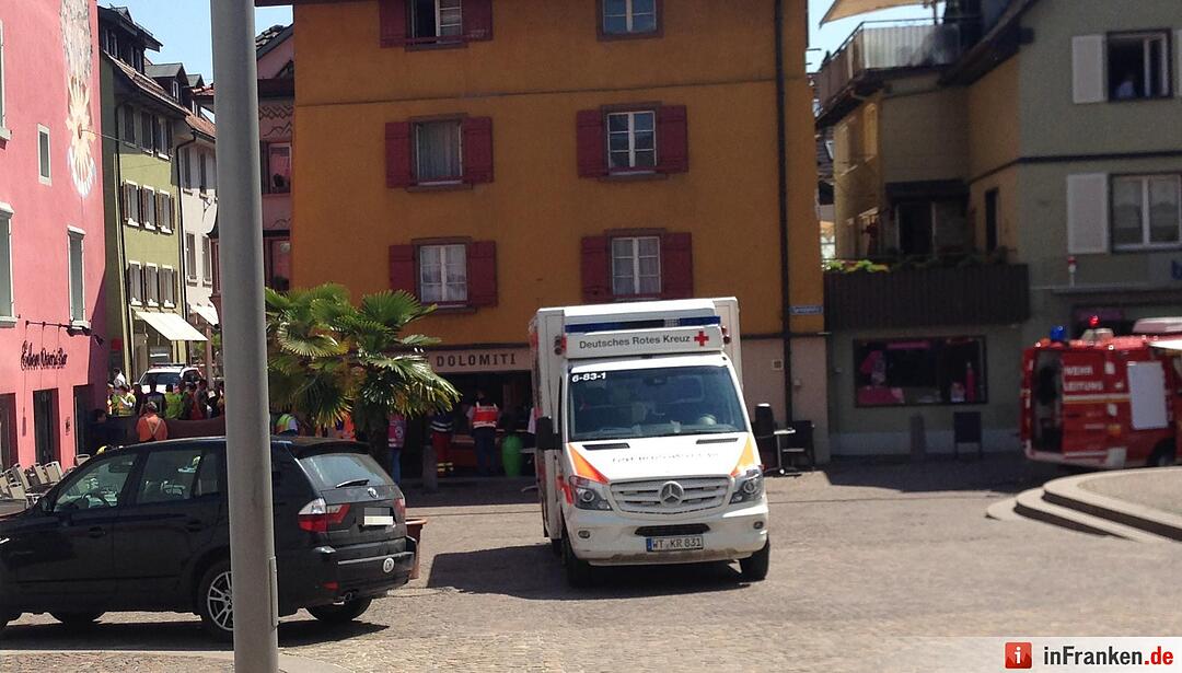 Baden-Württemberg: Auto rast in Menschengruppe