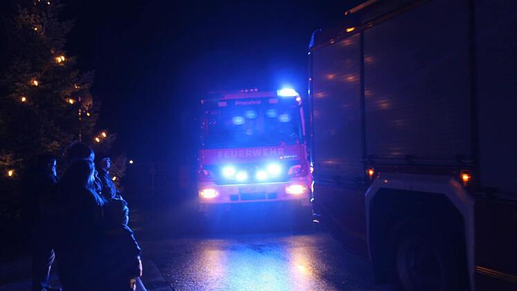 Das neue Feuerwehrfahrzeug wird erwartet. Foto: Carmen Schwind