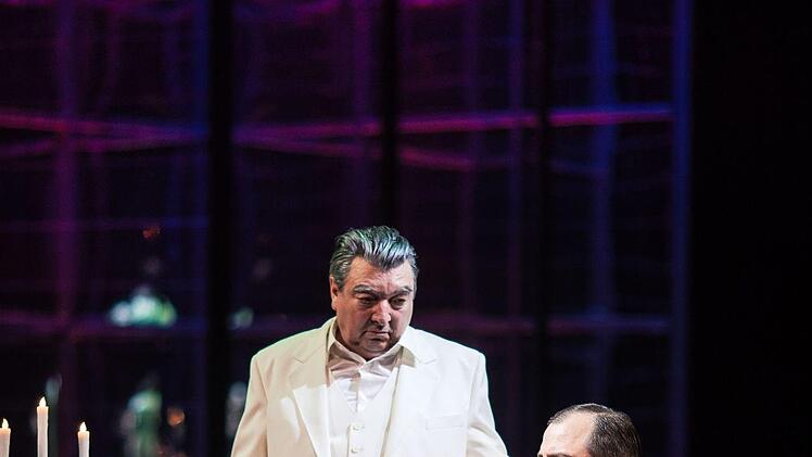 "Masse Mensch Macht": Stephan Kaluzas Schauspiel "30 Keller" feierte Premiere am Landestheater Coburg.Foto: Sebastian Buff