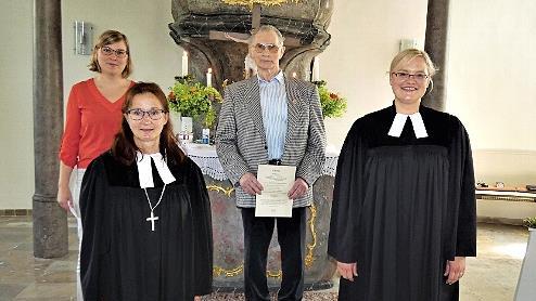 Dekanatskantorin Heubeck, Dekanin Beck, Hans Wölfel und Pfarrerin Anna Städtler-Klemesch (von links)