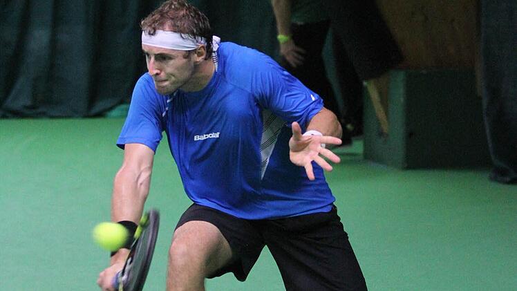 Der Weißrusse Uladzimir Ignatik, der gestern Nachmittag den Slowaken Marek Semjan sicher mit 6:0, 6:4 aus dem Rennen warf, steht als erster Spiel in der 2. Runde.  Foto: Bertram Wagner