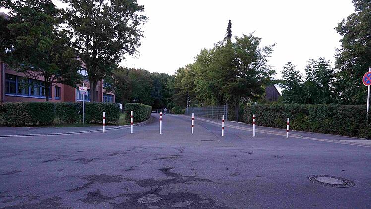 Eine gesperrte Straße entzweit in Weisendorf die Gemüter. Foto: Richard Sänger