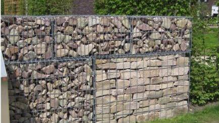 Gabionenzaun Naturstein  35 000 bis 72 000 Euro Foto: Stadt Höchstadt