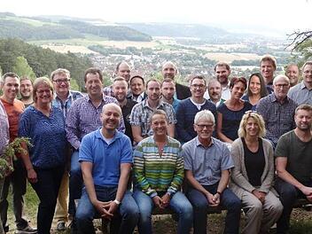 Das Team von 26 Personen der Unabhängigen Wählergemeinschaft unterstützt den Bürgermeisterkandidaten beim Wahlkampf.  Foto: Matthias Stockmann